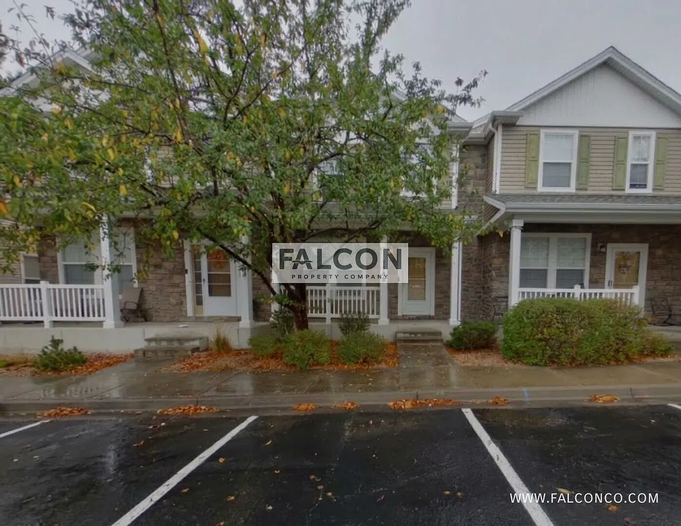 Gorgeous Townhouse In Fountain! — Photo 1