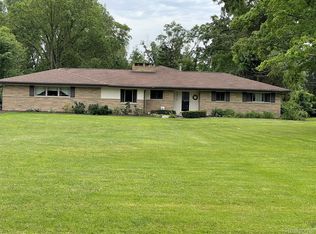 42015 Woodbrook Dr, Canton, MI 48188