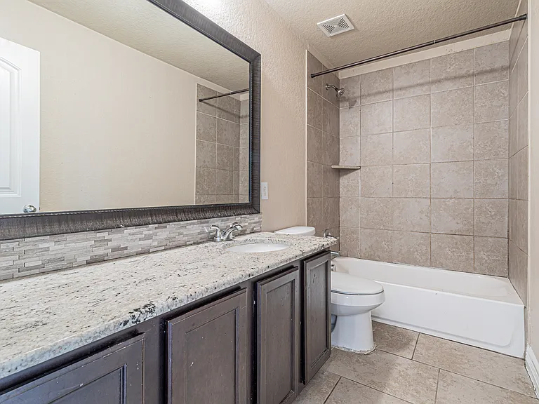 5488 Devonwood St — Photo 45