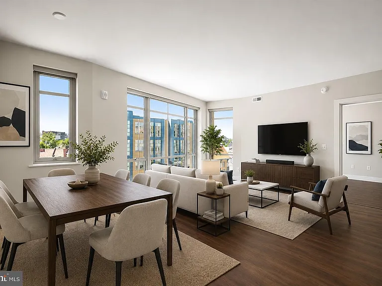 1311 13th St NW #Penthouse 1 — Photo 2