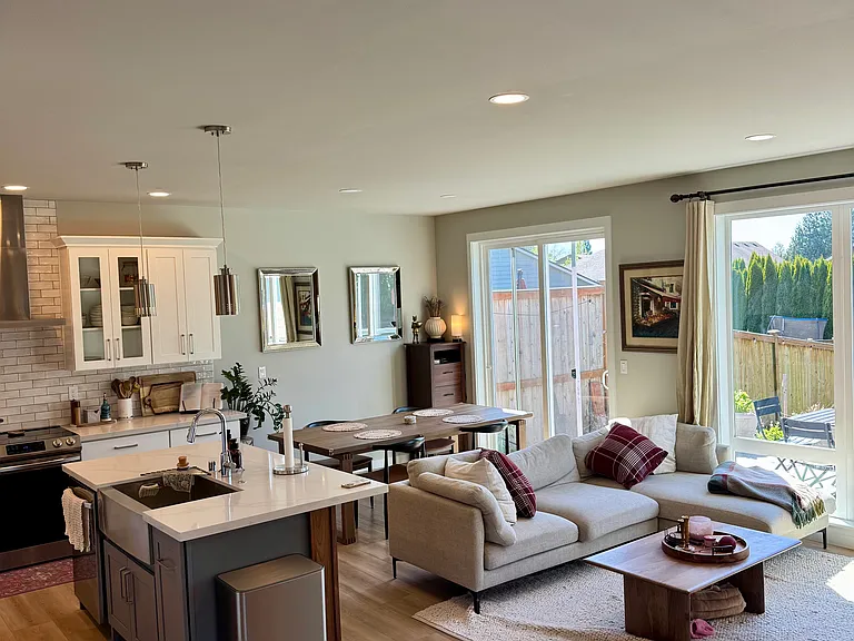 20516 Damson Rd #B — Photo 5