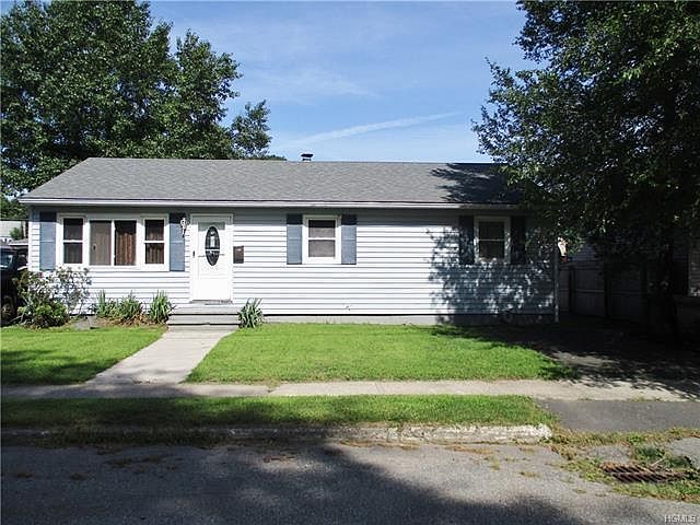 1st image of 15 Diane Pl