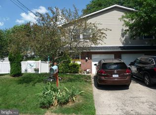 8995 Springview Rd, Philadelphia, PA 19115