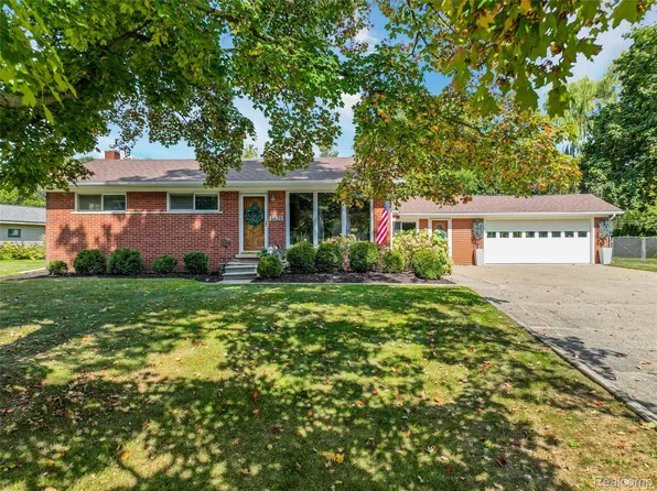 6628 Northview Dr, Clarkston, MI 48346