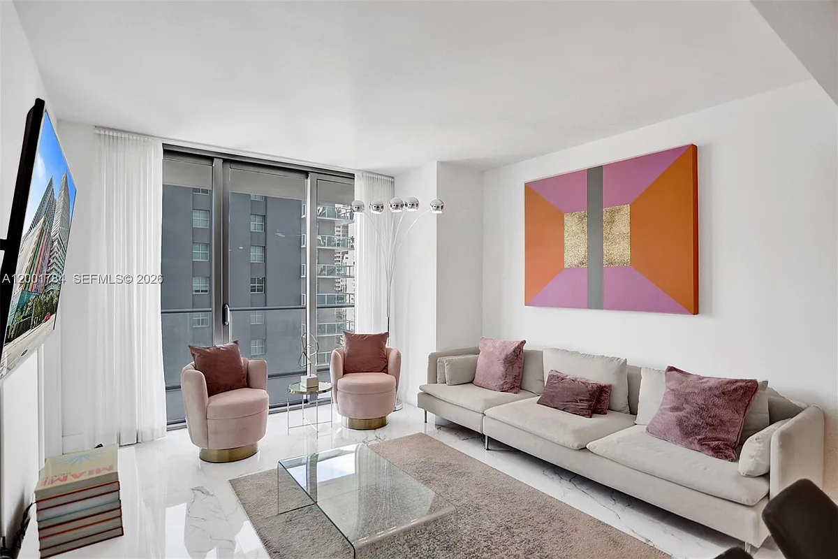 Building Photo - 1300 S Miami Ave #3111