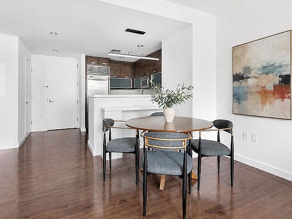 4th image of 225 E 34th St APT 7C