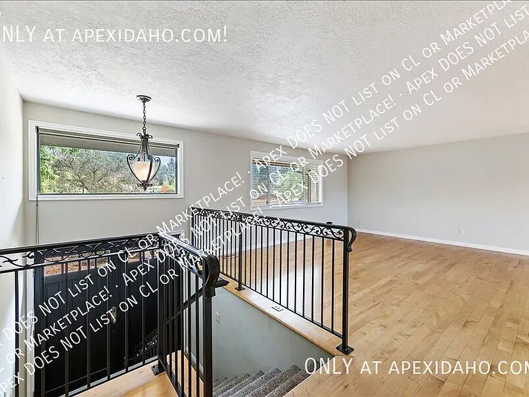801 N Haines St — Photo 6