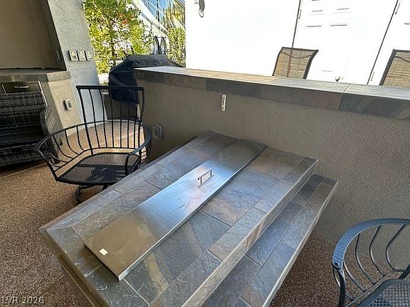 4th image of 8175 Arville St #377
