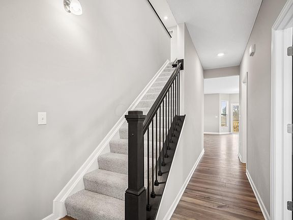 4th image of 1064 Quarry Oak Dr