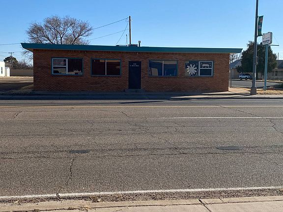 3rd image of 300-302 E Route 66 Blvd