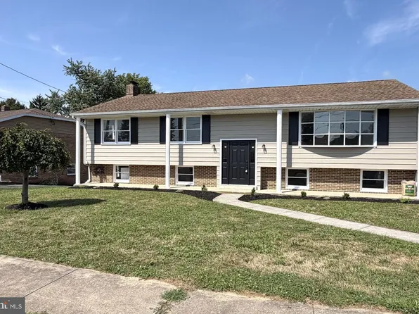 7 Crestline Dr, Manchester, PA 17345