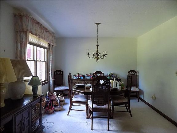 3rd image of 623 Frank Dr