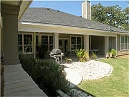 Great covered veranda!