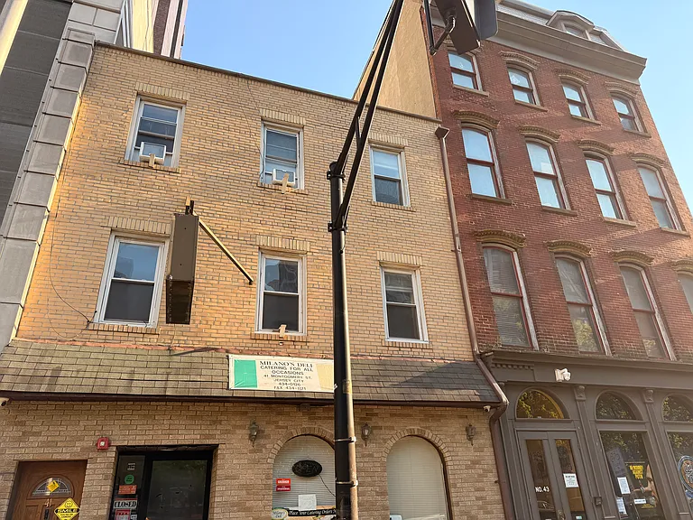 41 Montgomery St #2 — Photo 12
