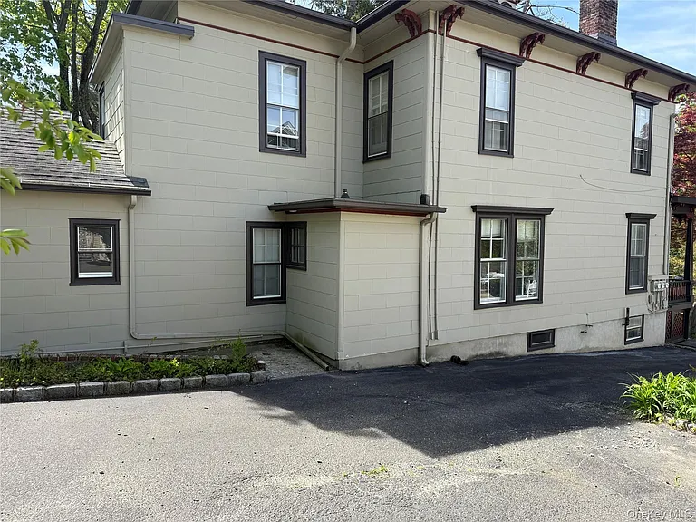805 Main St — Photo 5