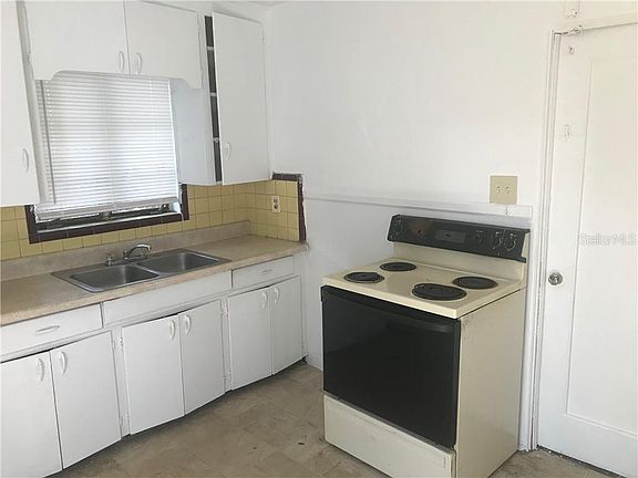 5th image of 3316 19th Ave S