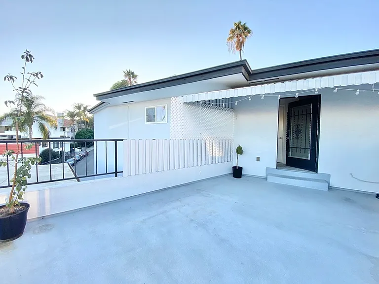 1830 N La Brea Ave #7A — Photo 12