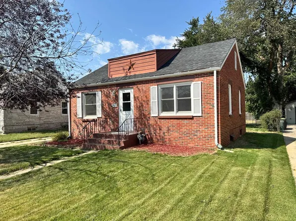 711 E 5th St, Hastings, NE 68901