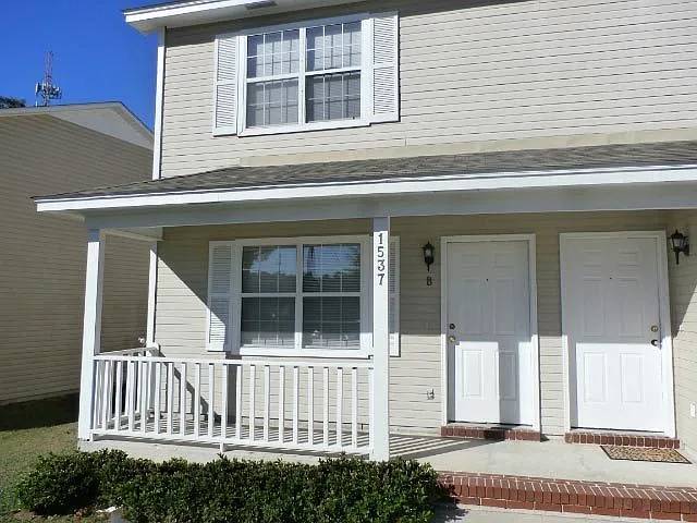 1537 Woodard St — Photo 3