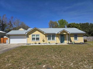 8808 Waynell Ct, Navarre, FL 32566