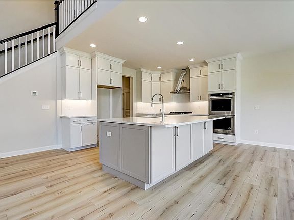 Photos Content may vary