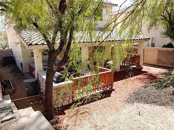 3rd image of 3247 Crown Cove Ct