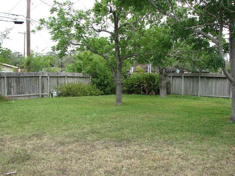 1st image of 502 Pennington Dr
