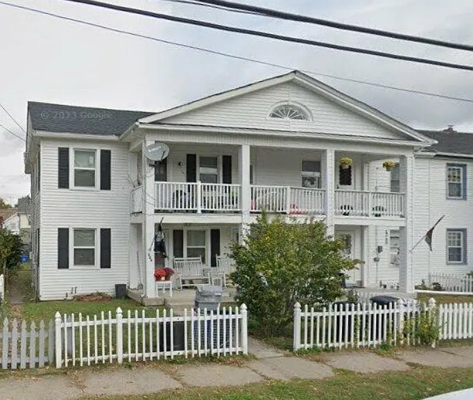 321 Garfield St — Photo 1