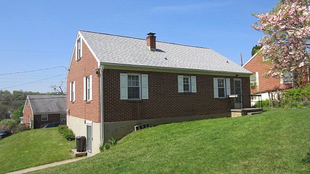 2nd image of 411 Tyler St
