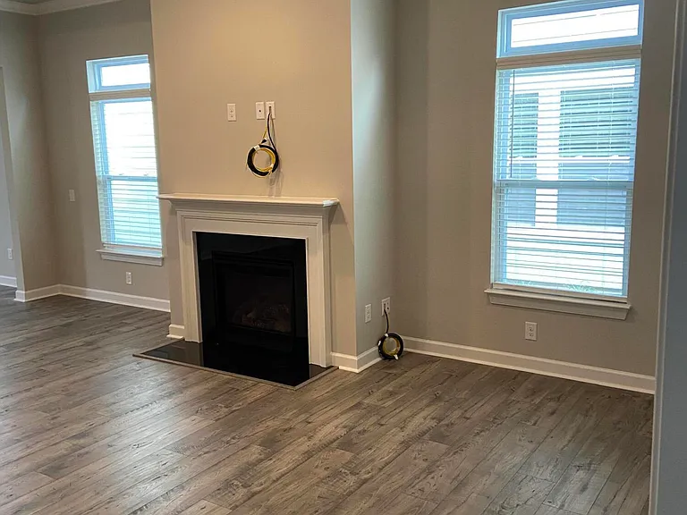 5872 Park West Cir — Photo 4