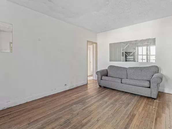 43-10 48th Avenue image 5 of 12