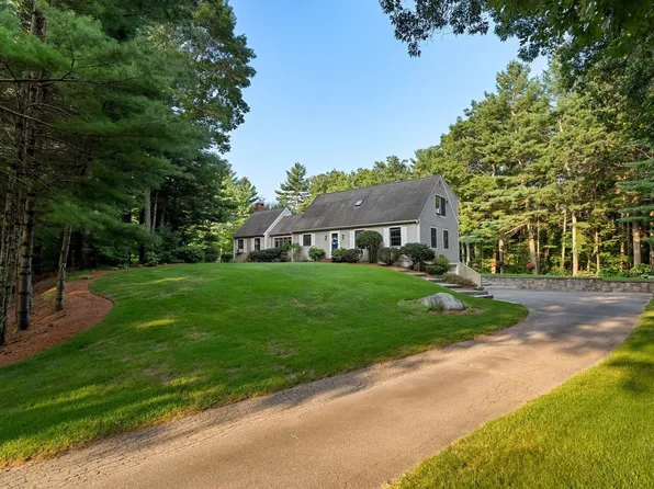 28 Lady Slipper Cir, Pembroke, MA 02359