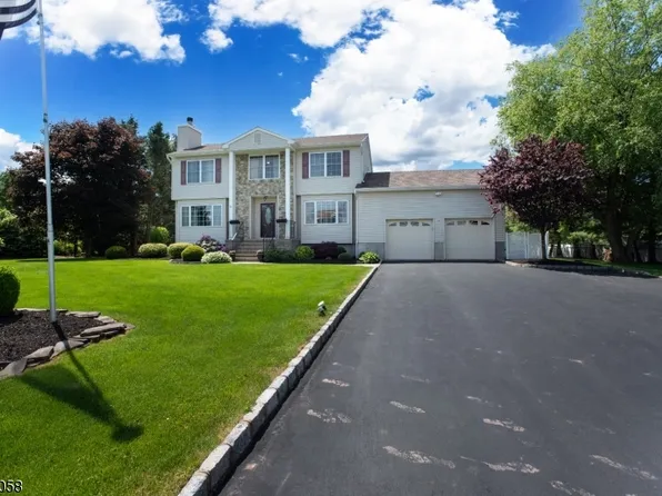 3 Gafney Ct, Hillsborough Twp., NJ 08844