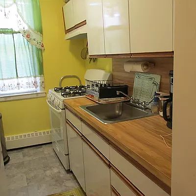 2nd image of 2022 E 52nd St #123C