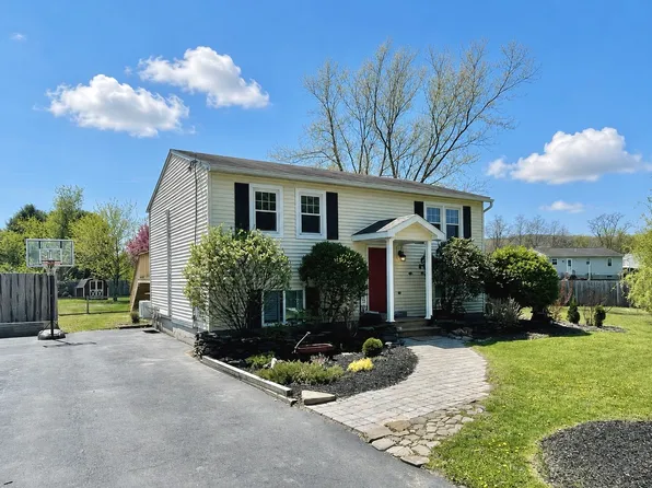 3 Rolling Terrace Dr, Apalachin, NY 13732
