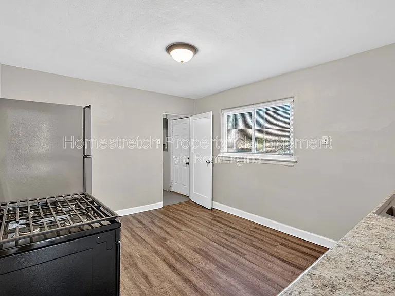 9868 Lorna Ln — Photo 4