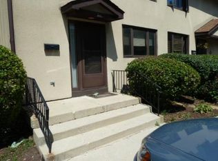 4735 Yender Ave APT 1, Lisle, IL