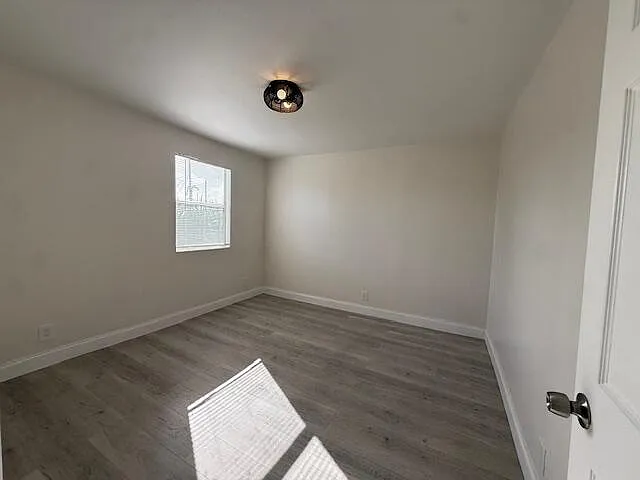 904 4th St #2 — Photo 25