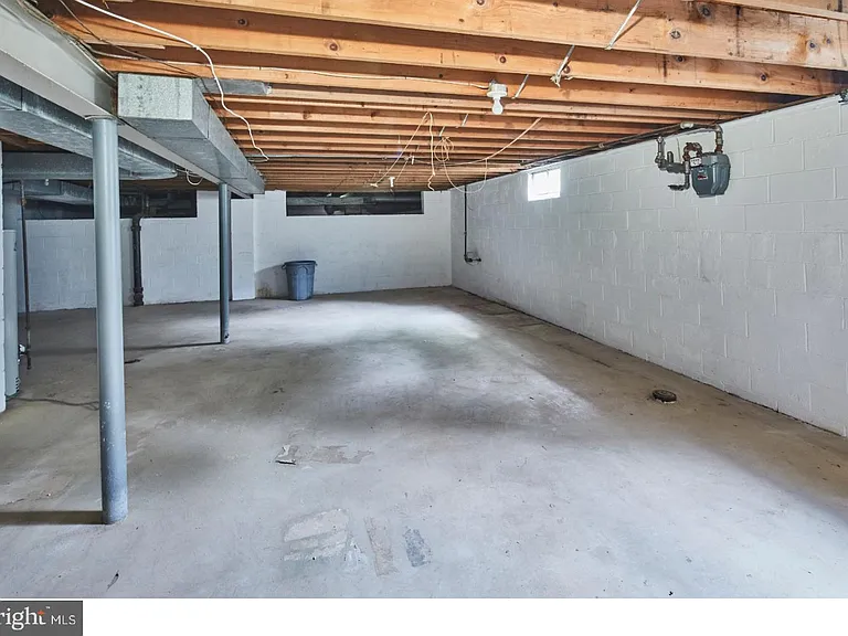 506 Foulkstone Rd — Photo 17
