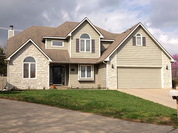2nd image of 1414 S Pine Ct