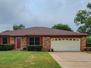 6410 Rock Springs Dr, Arlington, TX 76001