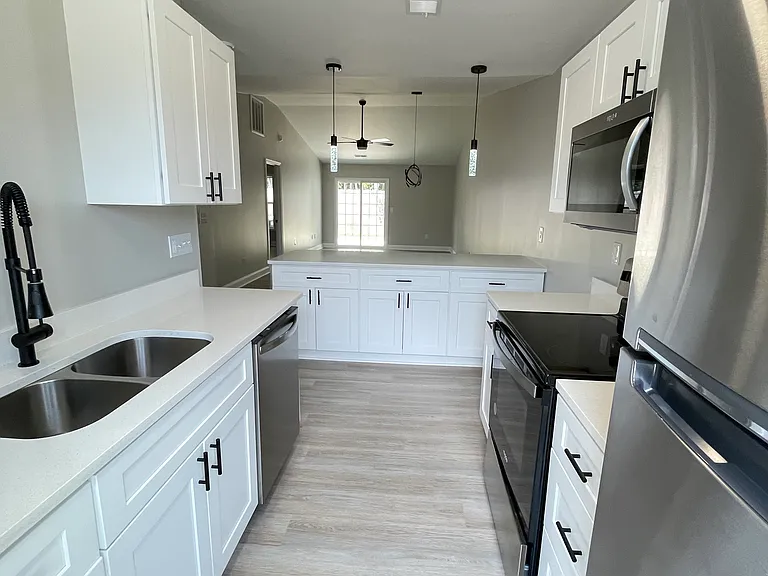 3232 Pleasant Valley Cir — Photo 5