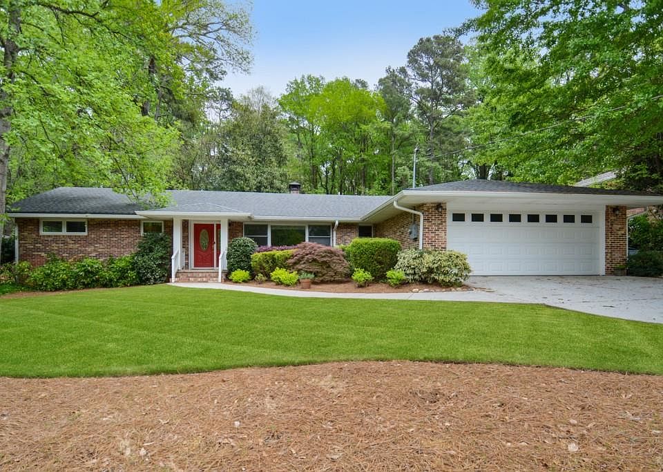 1st image of 2443 Hawthorne Dr