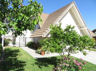 27034 Rio Pecos Dr, Santa Clarita, CA 91354