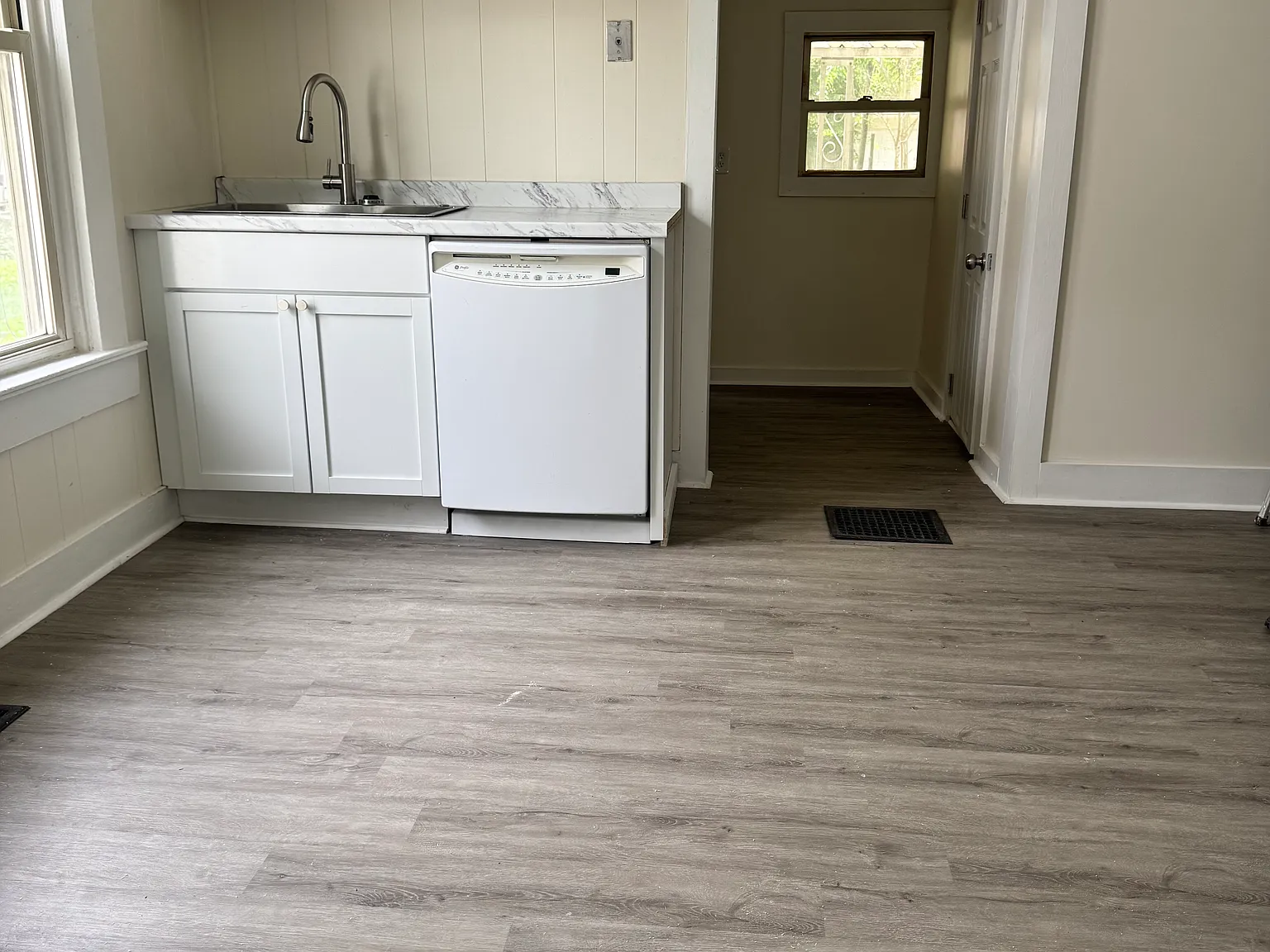 4 bed, 1455 sqft, $1,600 — Photo 4