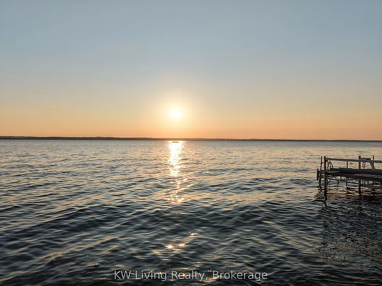 127 Lake Dr N — Photo 47