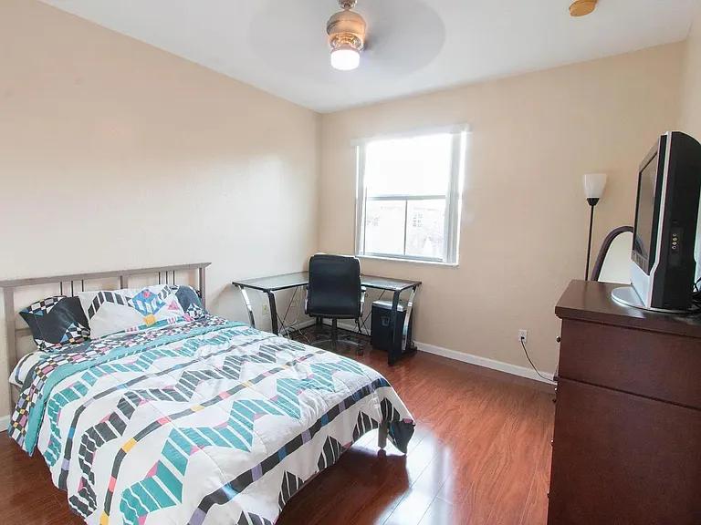 2257 Portofino Ave — Photo 12