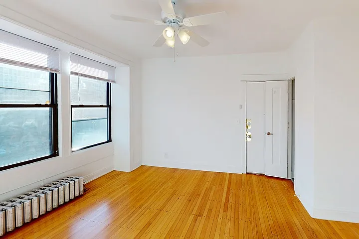 5457-5459 S. Blackstone Avenue — Photo 23