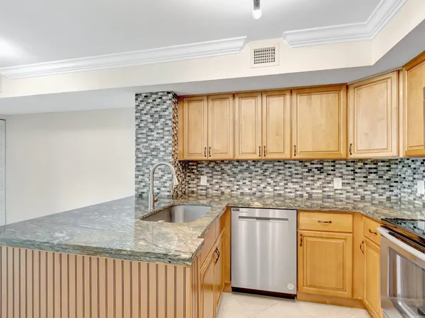 123 Yacht Club 104 Way #104, Hypoluxo, FL 33462