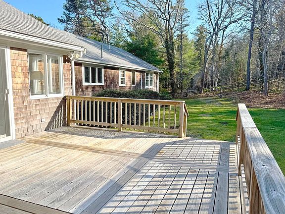 4th image of 61 Oak Hill Road